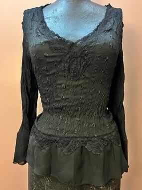 Y2K Fairy Floral Lace Crinkle Pleated V-Neck Blouse Size M/L Whimsigoth 90’s
